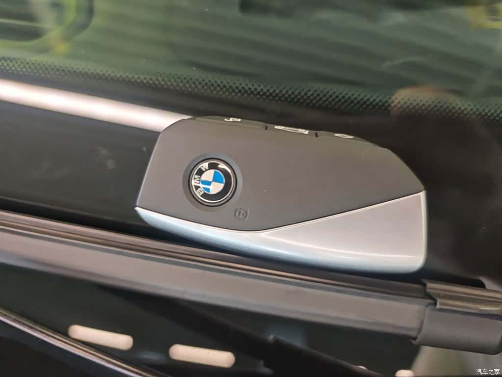 BMW iX1, 2024 9