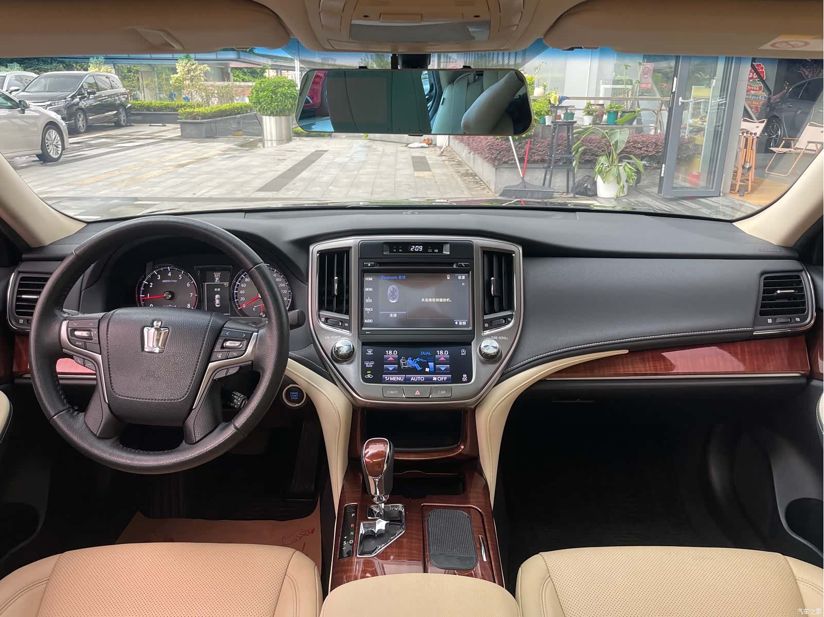 Toyota Crown, 2017 9