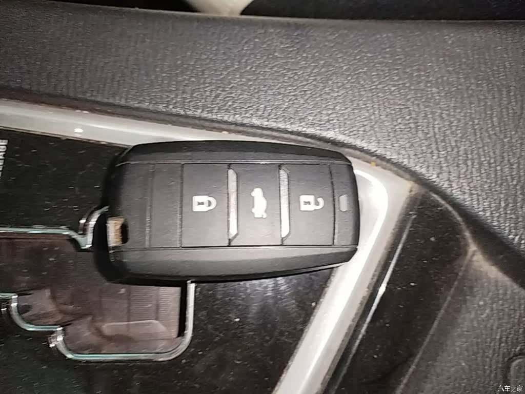 Changan V7, 2016 9
