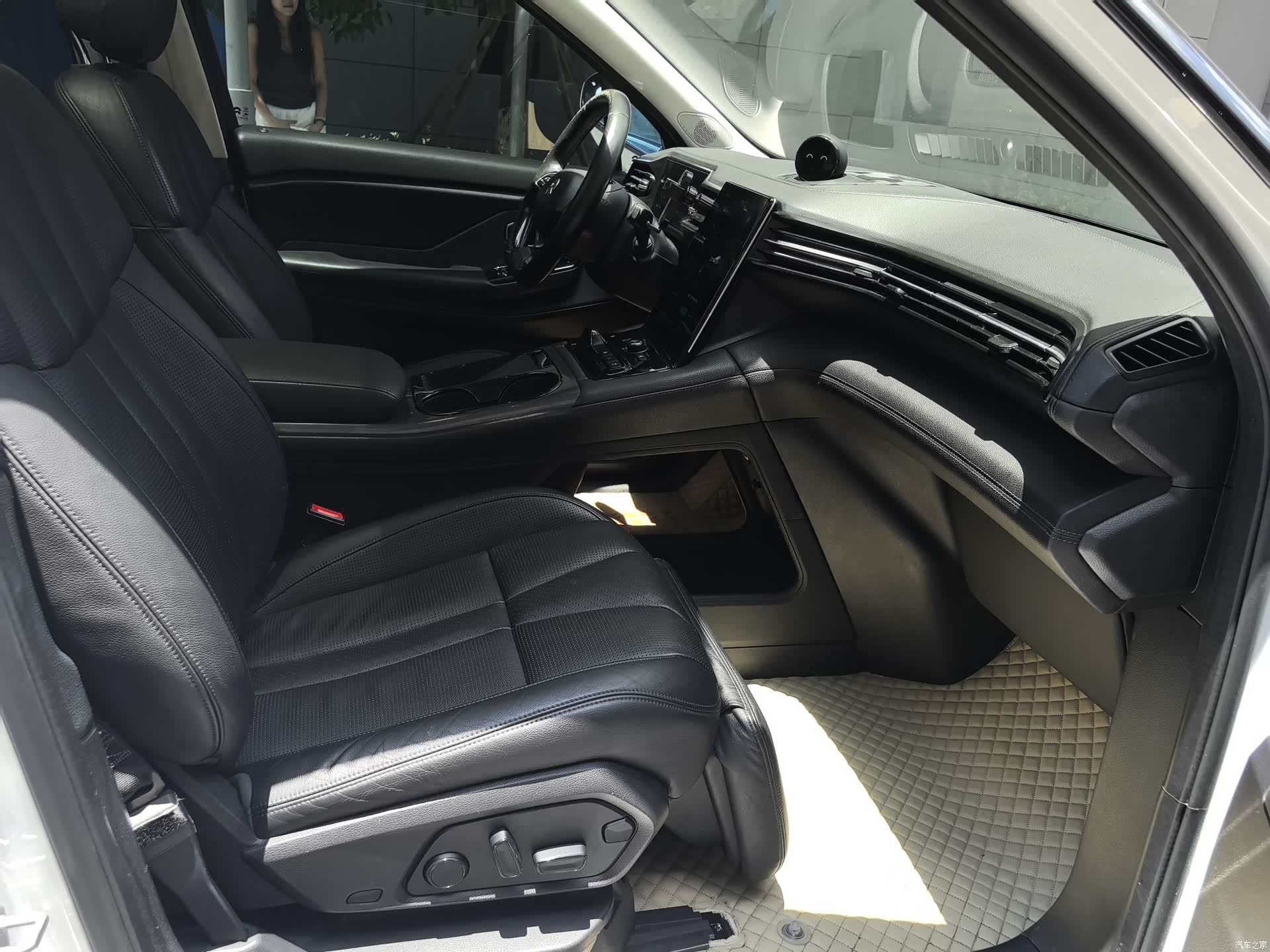 NIO ES8, 2019 10