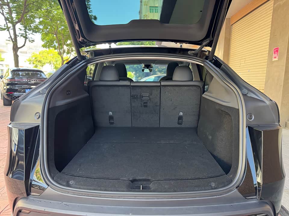 Tesla Model Y Tesla Model Y