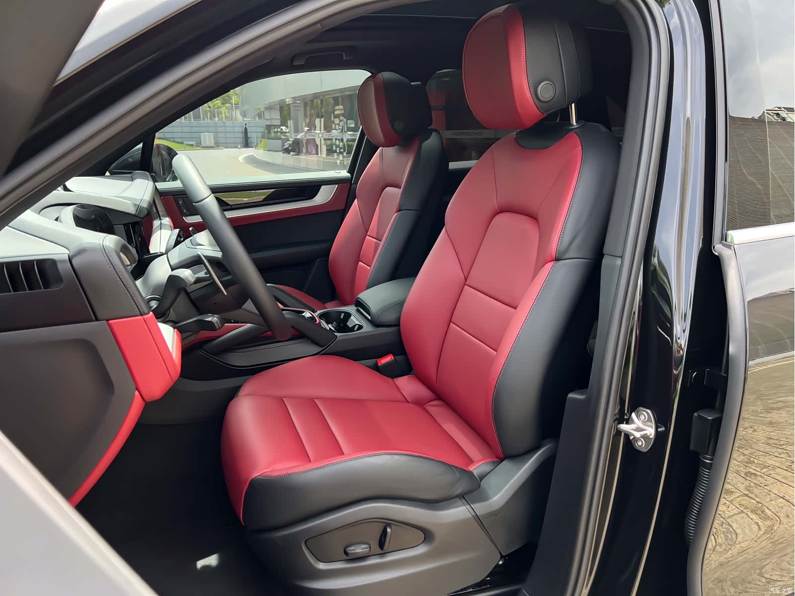 Porsche Cayenne, 2025 25