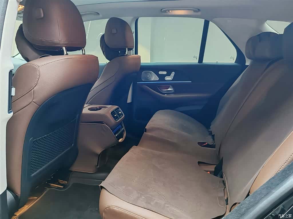 Mercedes-Benz GLE, 2025 16