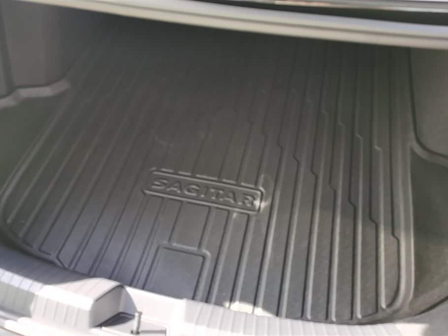 Volkswagen Sagitar Volkswagen Sagitar