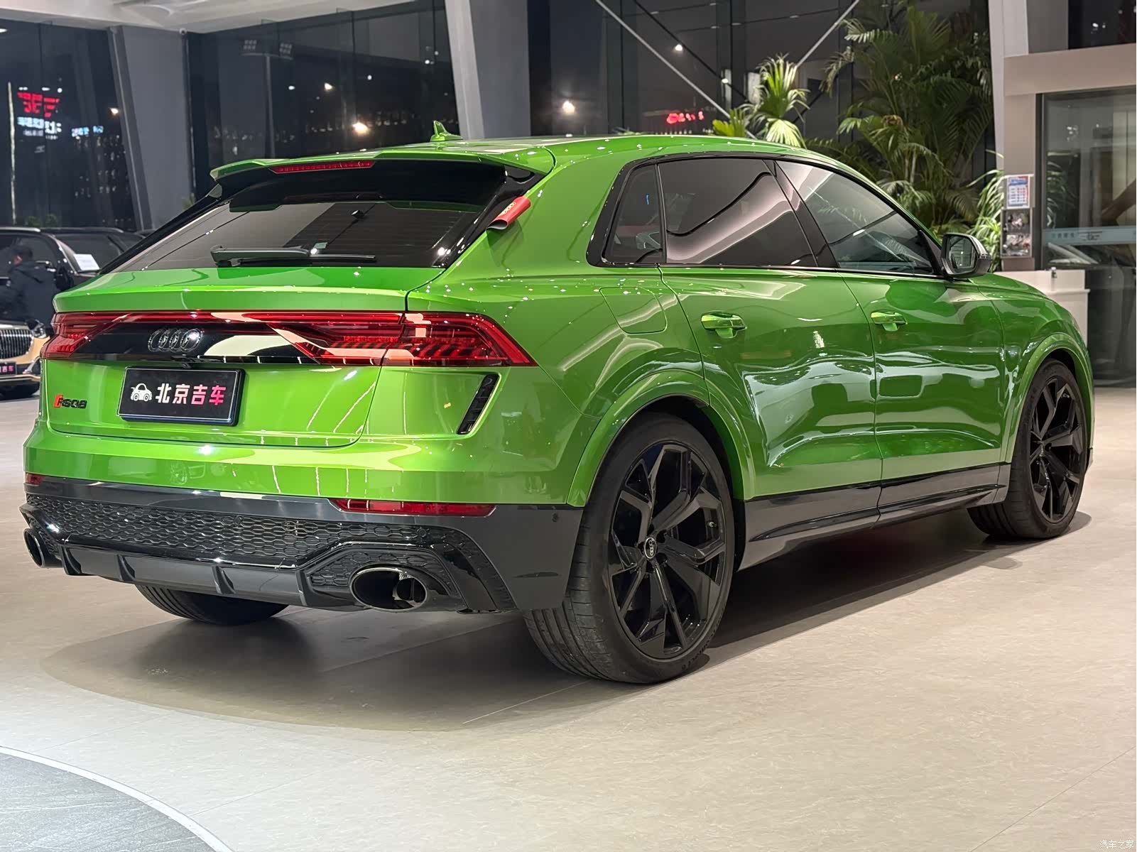 Audi Q8, 2022 6