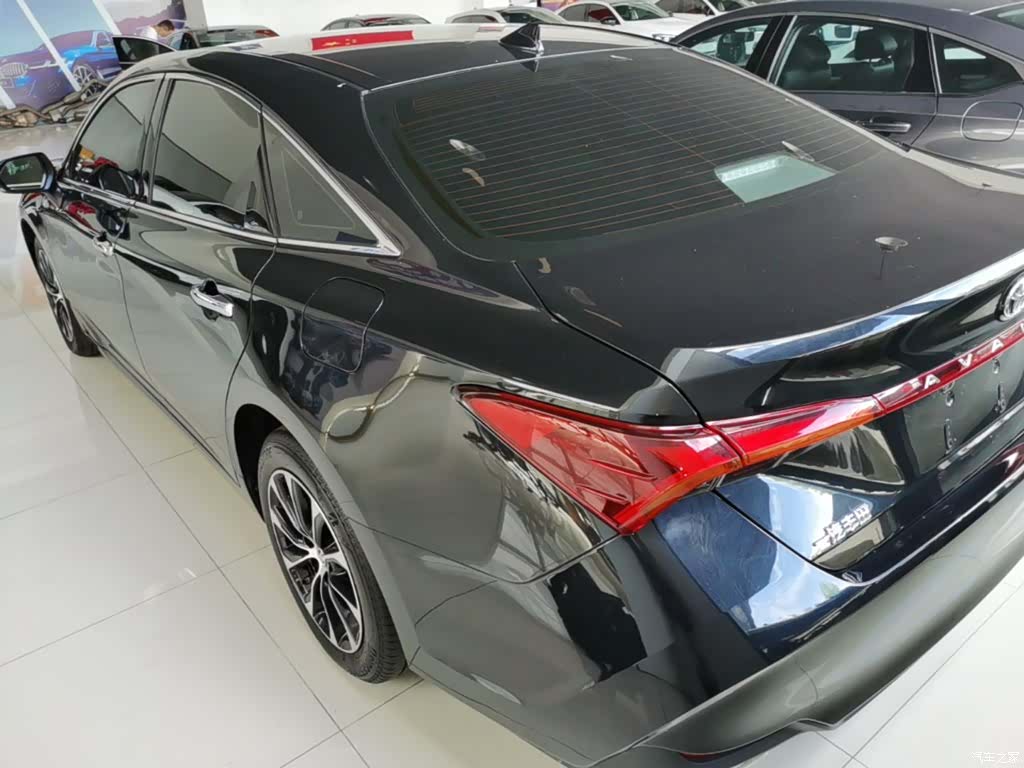 Toyota Avalon, 2023 все фото