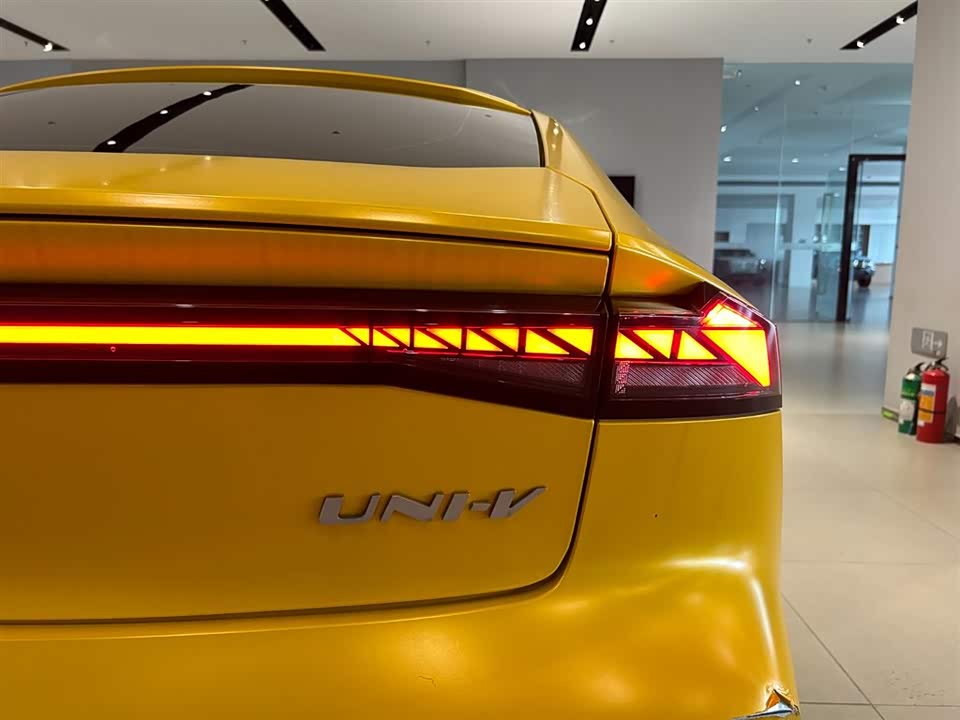 Changan UNI-V