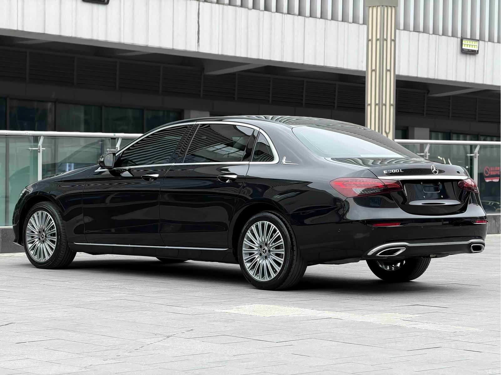 Mercedes-Benz E-Class, 2023 15