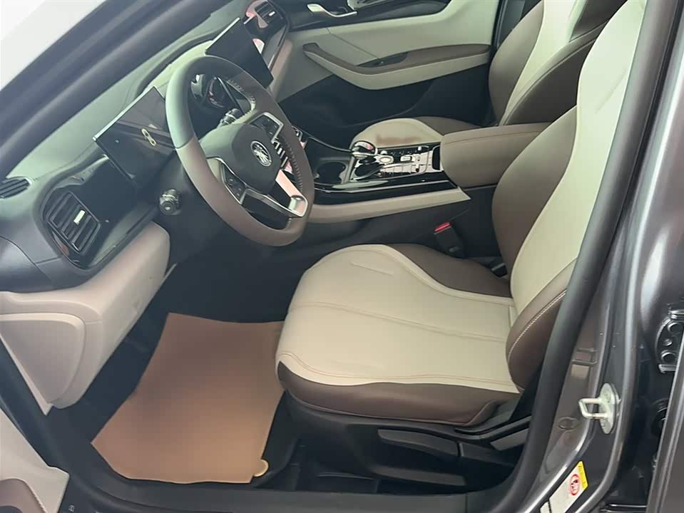 BYD Qin Yuan BYD Qin Yuan