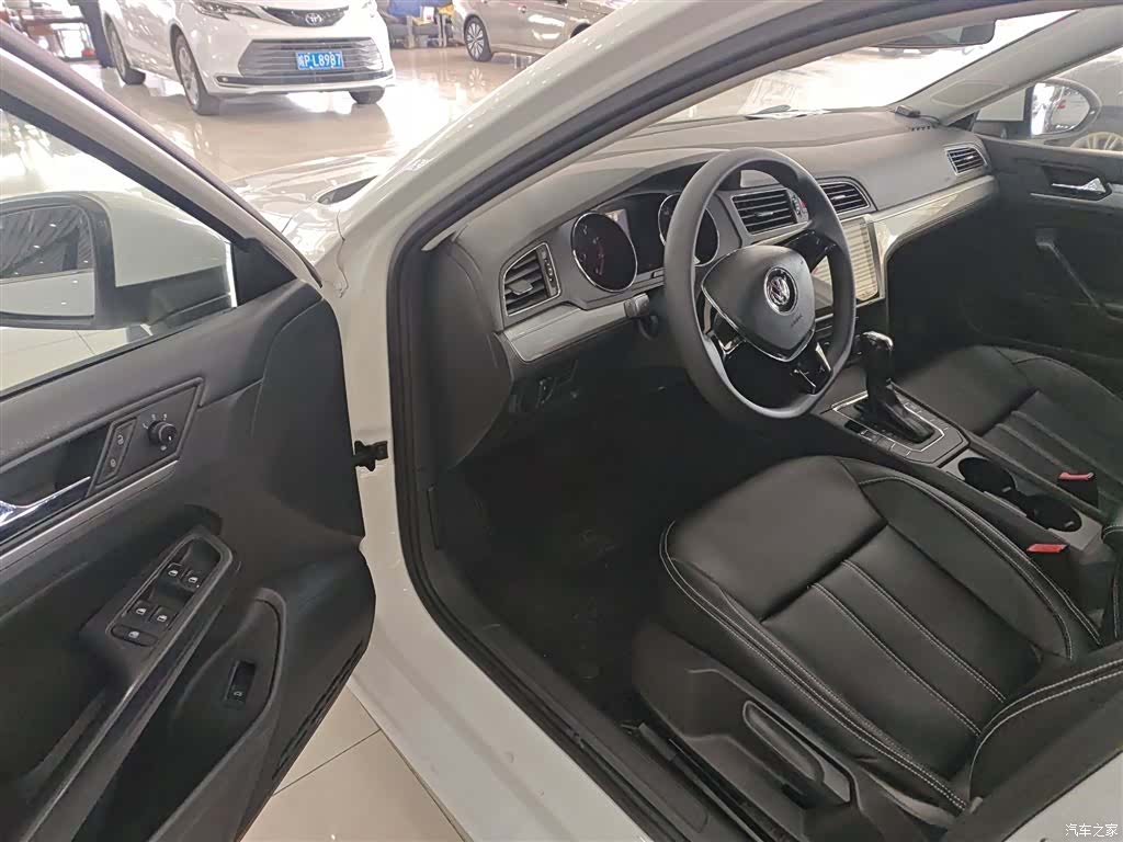 Volkswagen Lamando, 2017 16