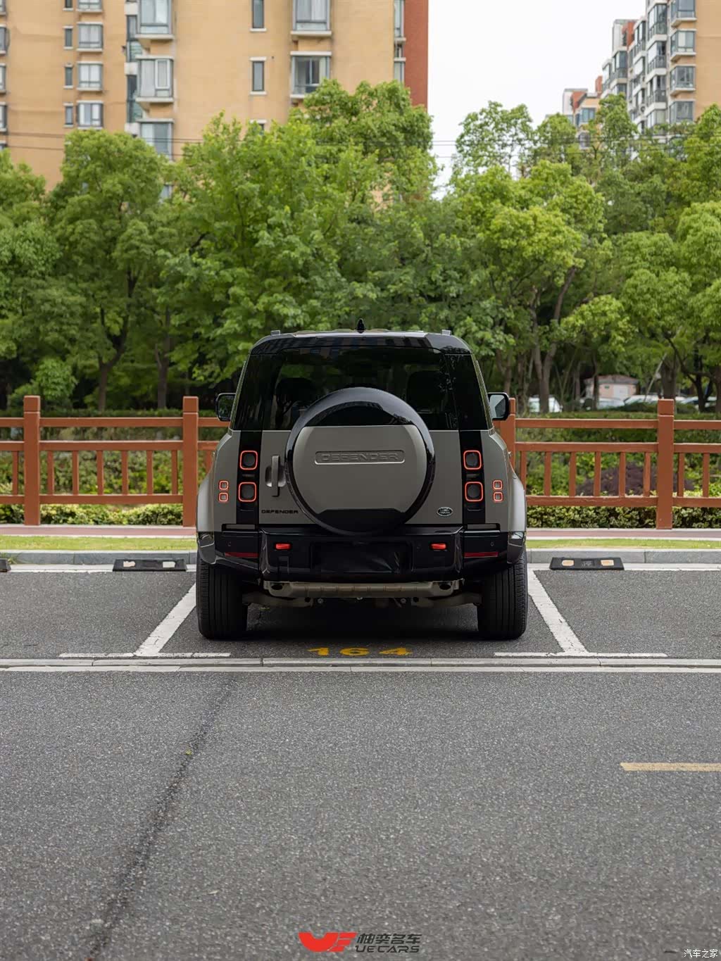 Land Rover Defender, 2024 все фото
