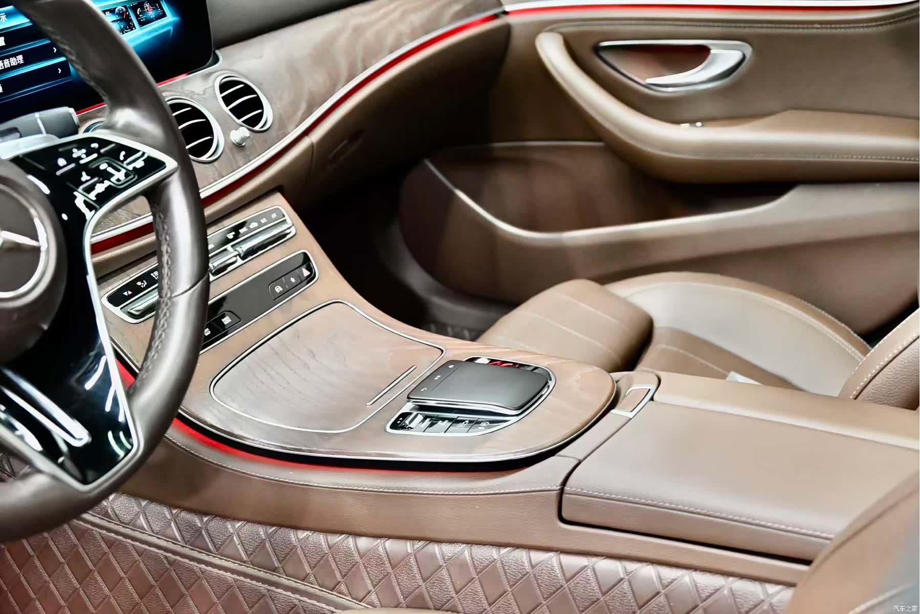 Mercedes-Benz E-Class, 2023 27