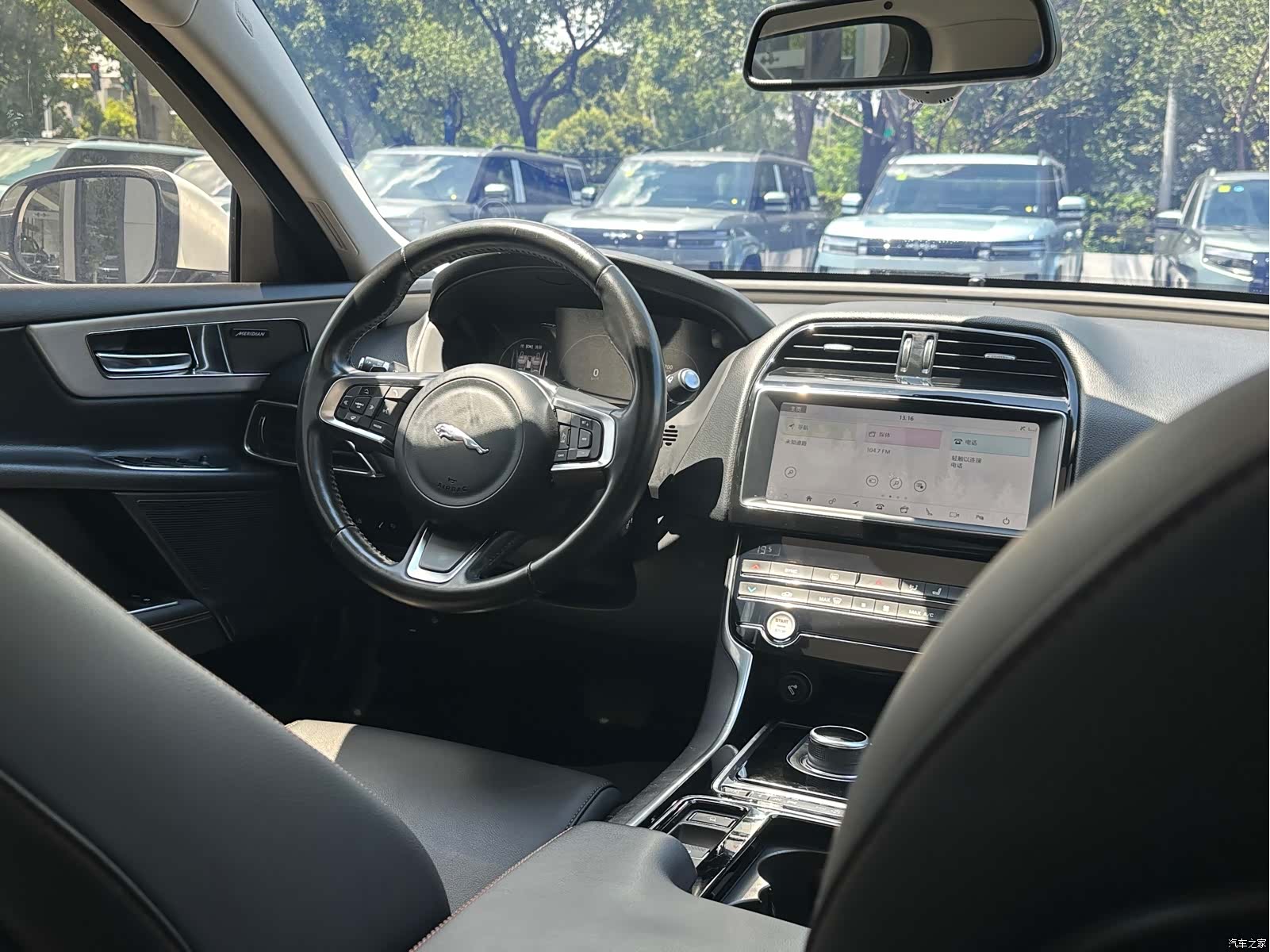 Land Rover XEL, 2019 14