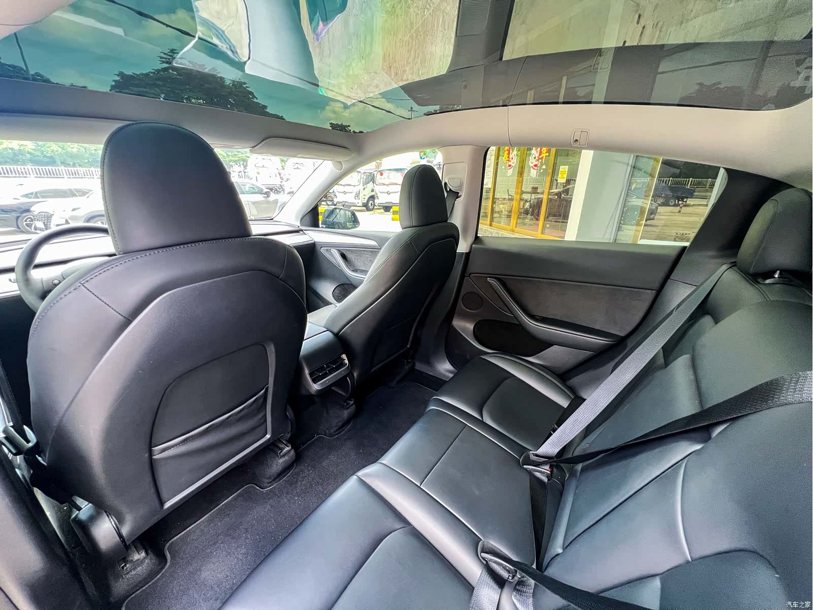 Tesla Model Y, 2024 7