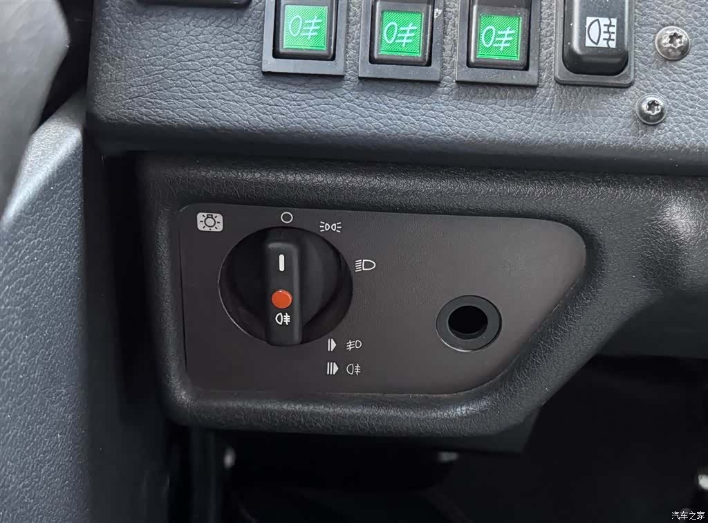 WuNiMoKeU5000 SUV, 2016 18