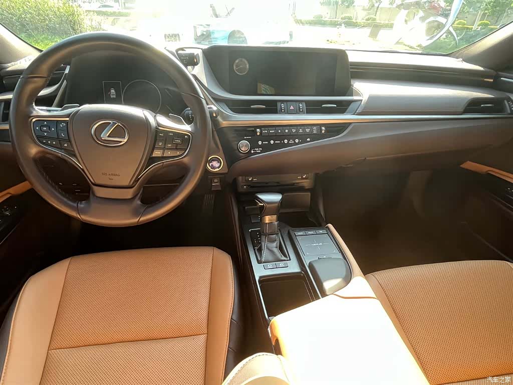 Lexus ES, 2023 15