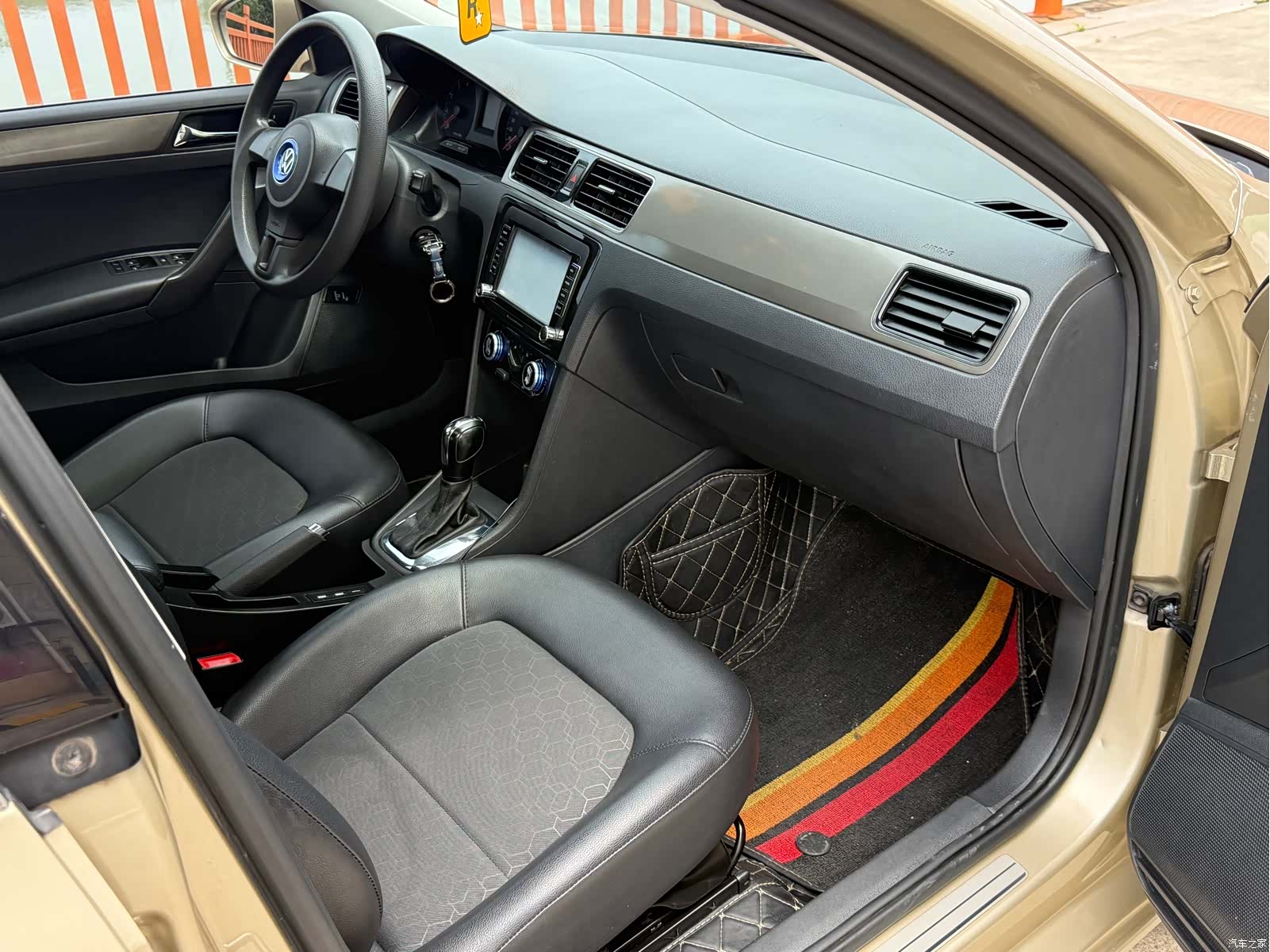 Volkswagen Santana, 2015 6