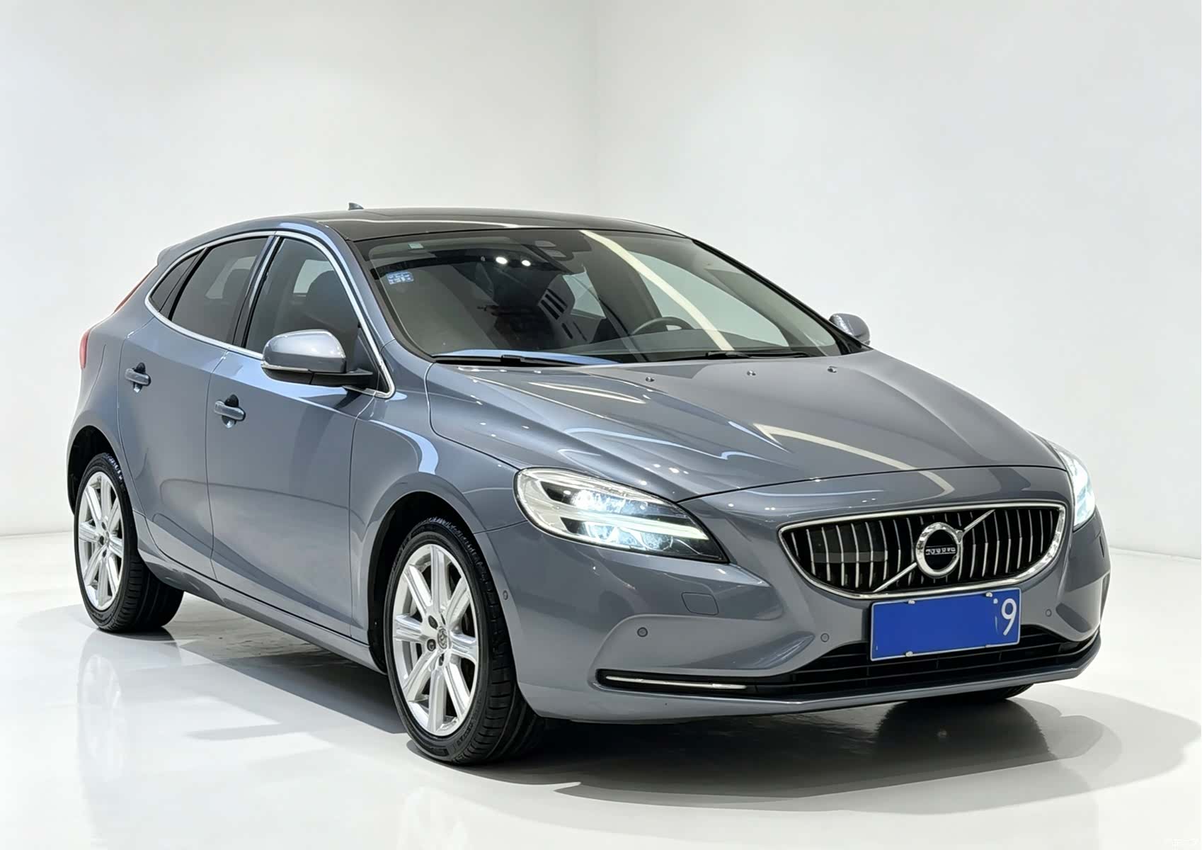 Volvo V40, 2017 4