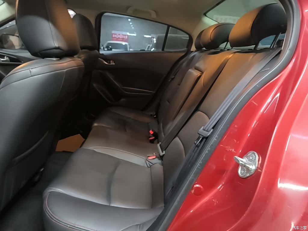 Mazda Mazda3, 2015 17