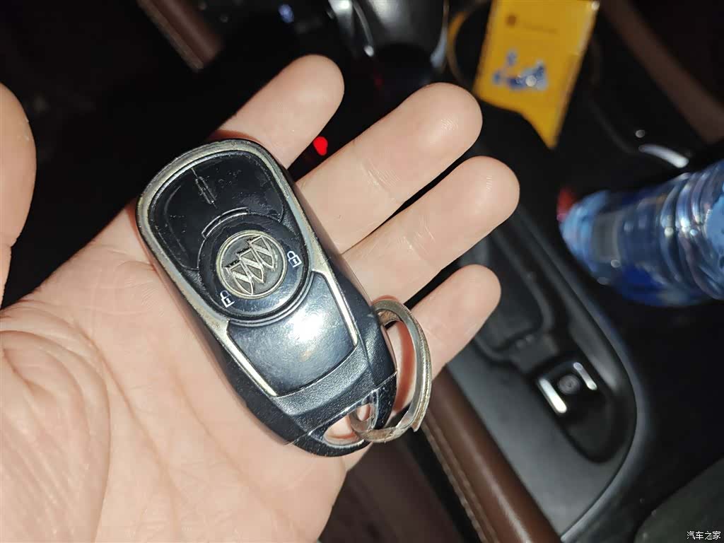 Buick Envision Plus, 2019 12
