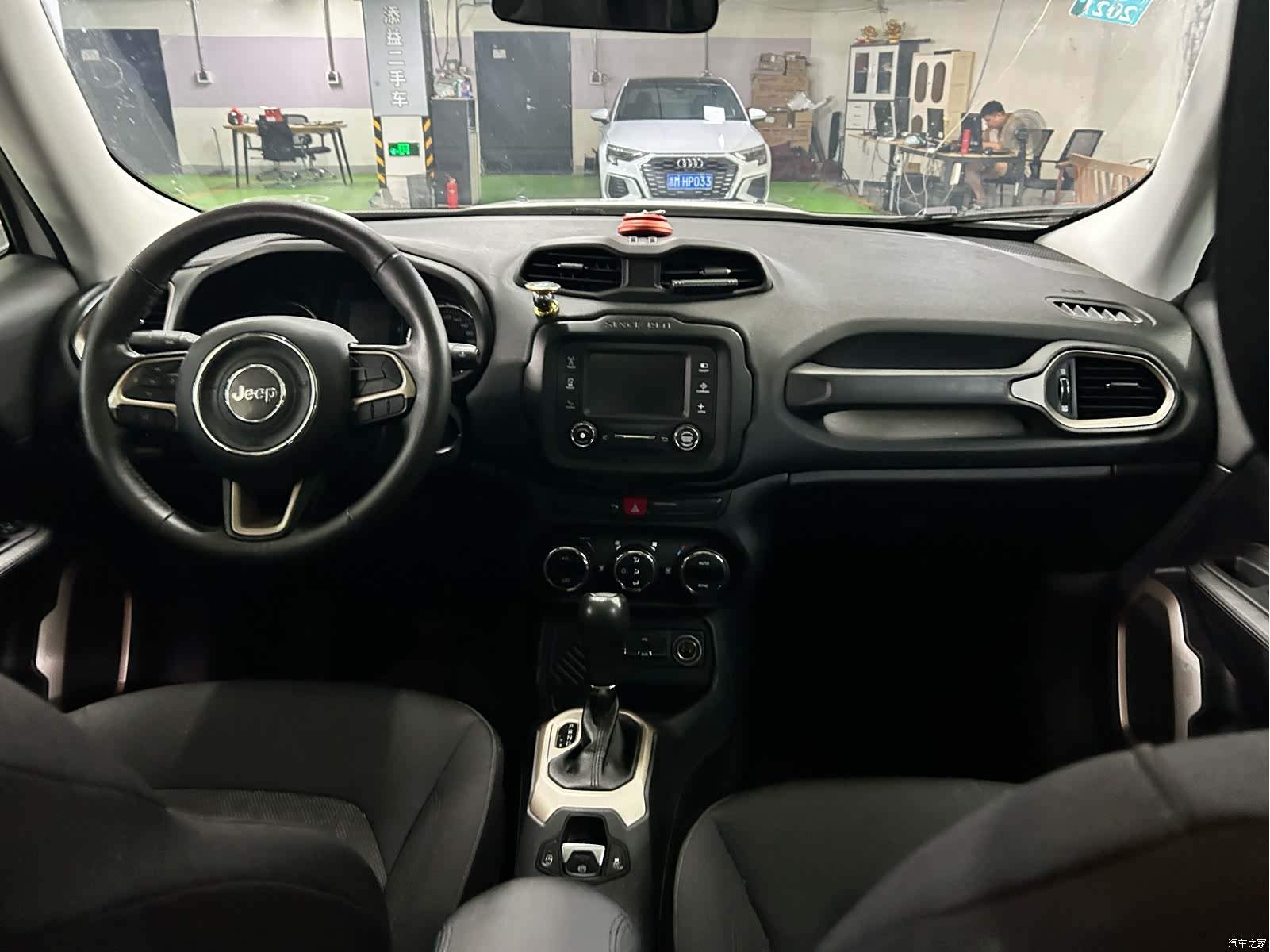 Jeep Renegade, 2017 13