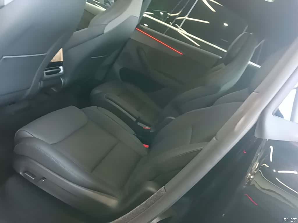 Tesla Model Y, 2026 17
