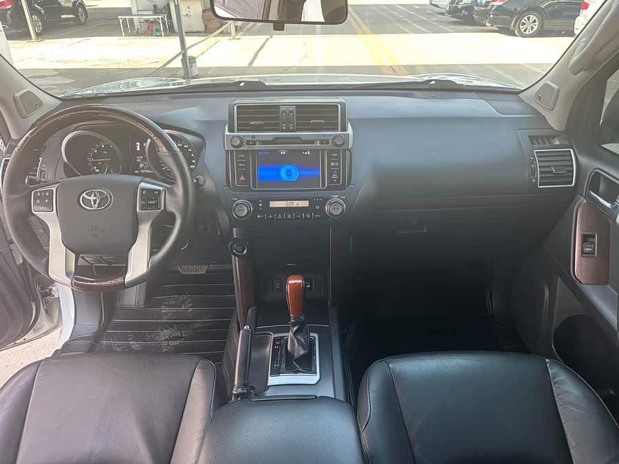 Toyota Prado 2016, фото 12