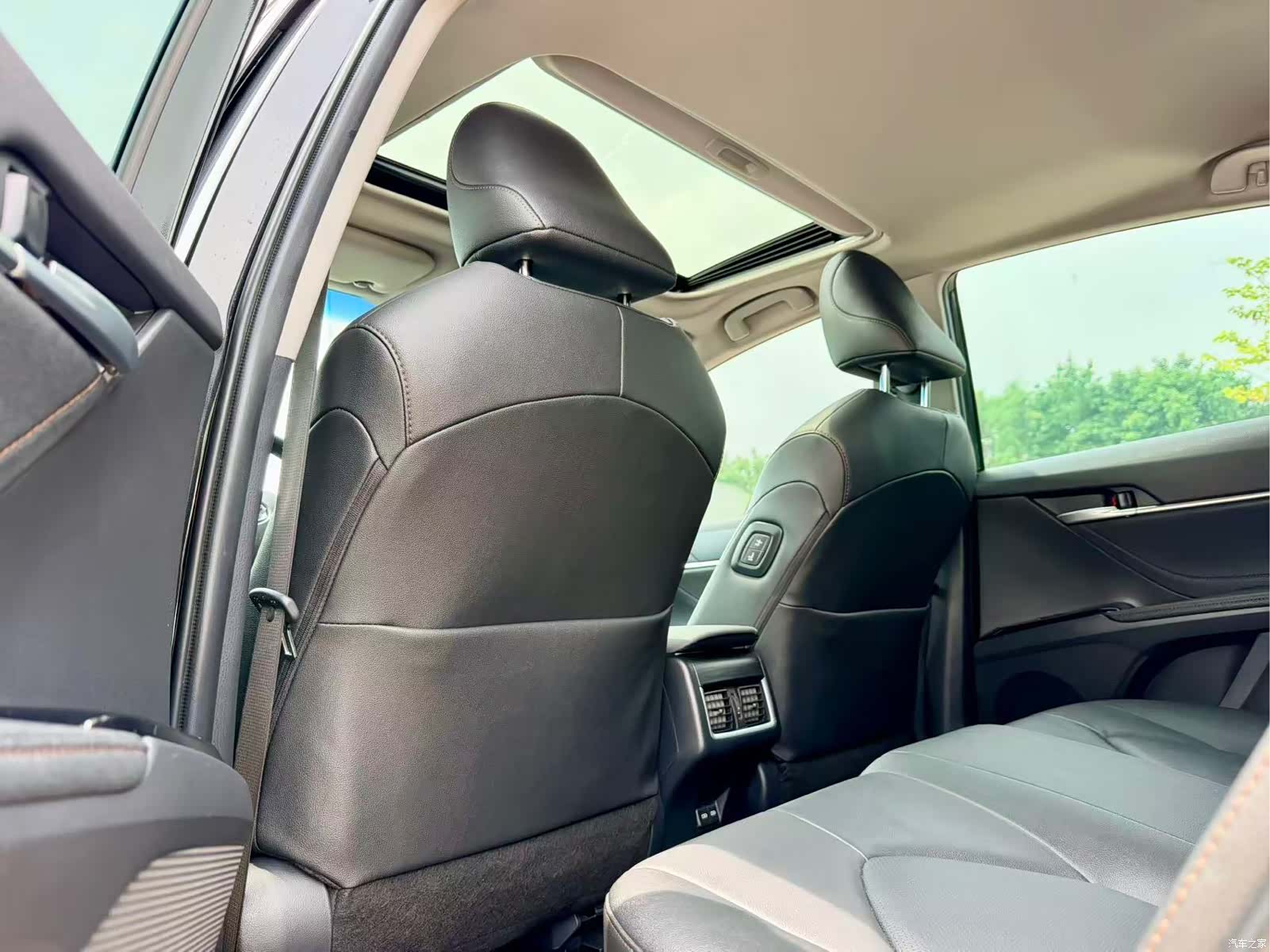 Toyota Camry, 2023 14