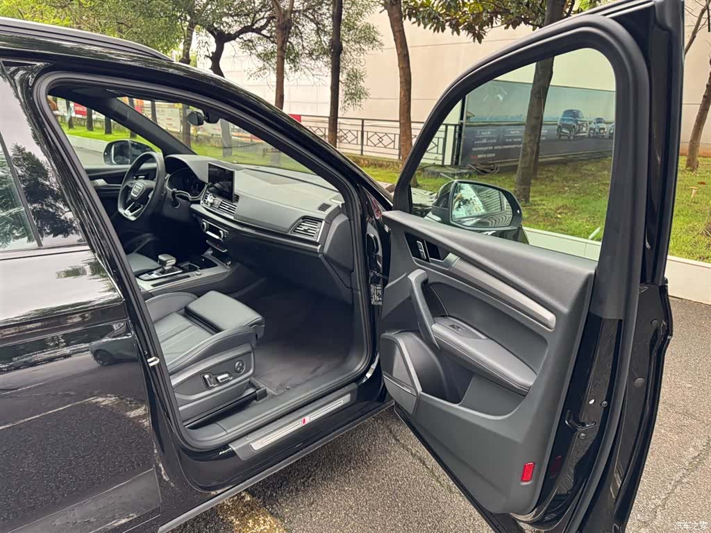 Audi Q5L, 2025 27