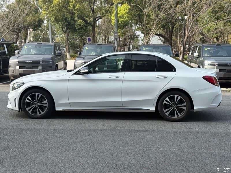Mercedes-Benz C-Class, 2019 4