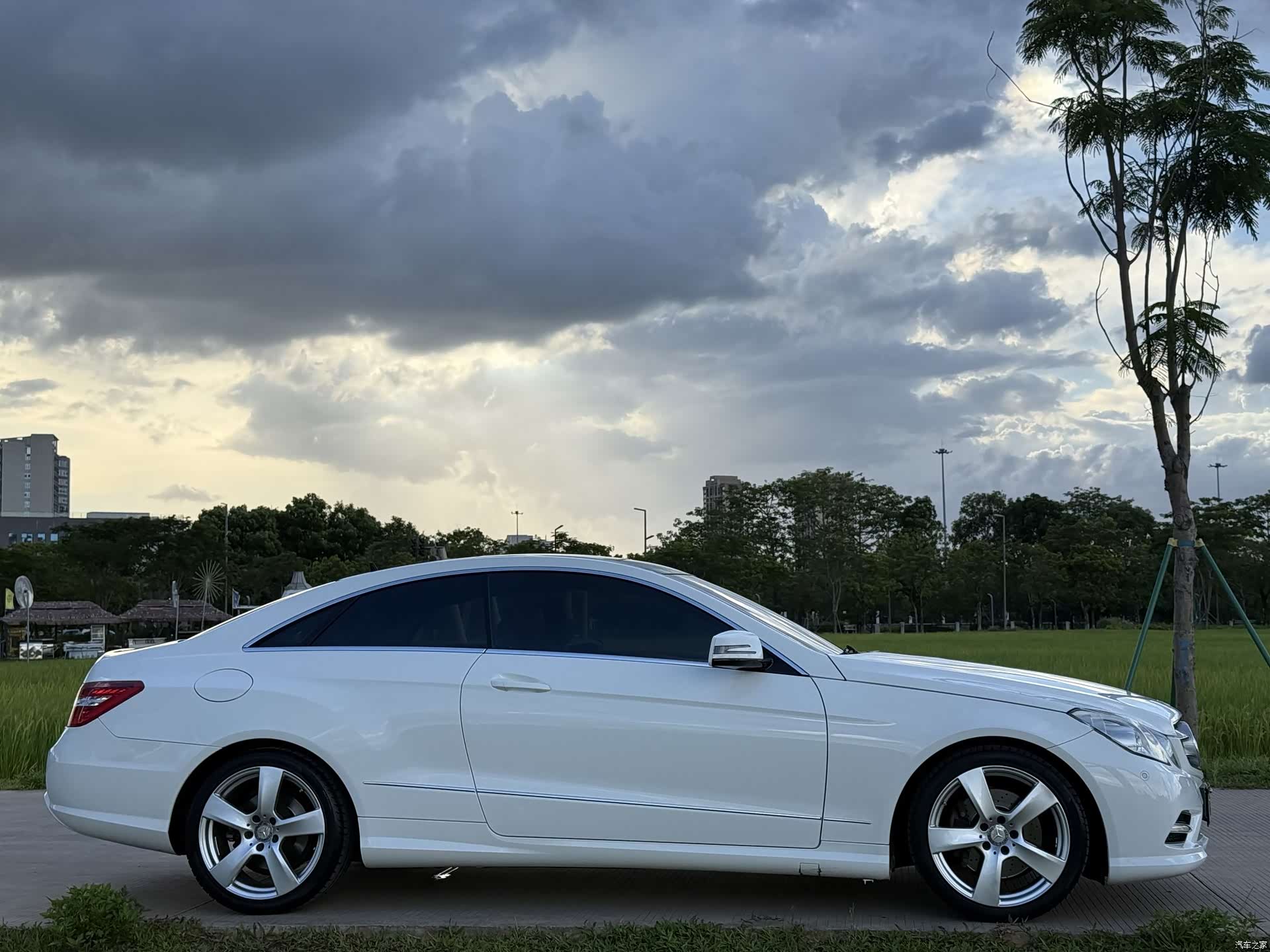 Mercedes-Benz E-Class, 2013 все фото