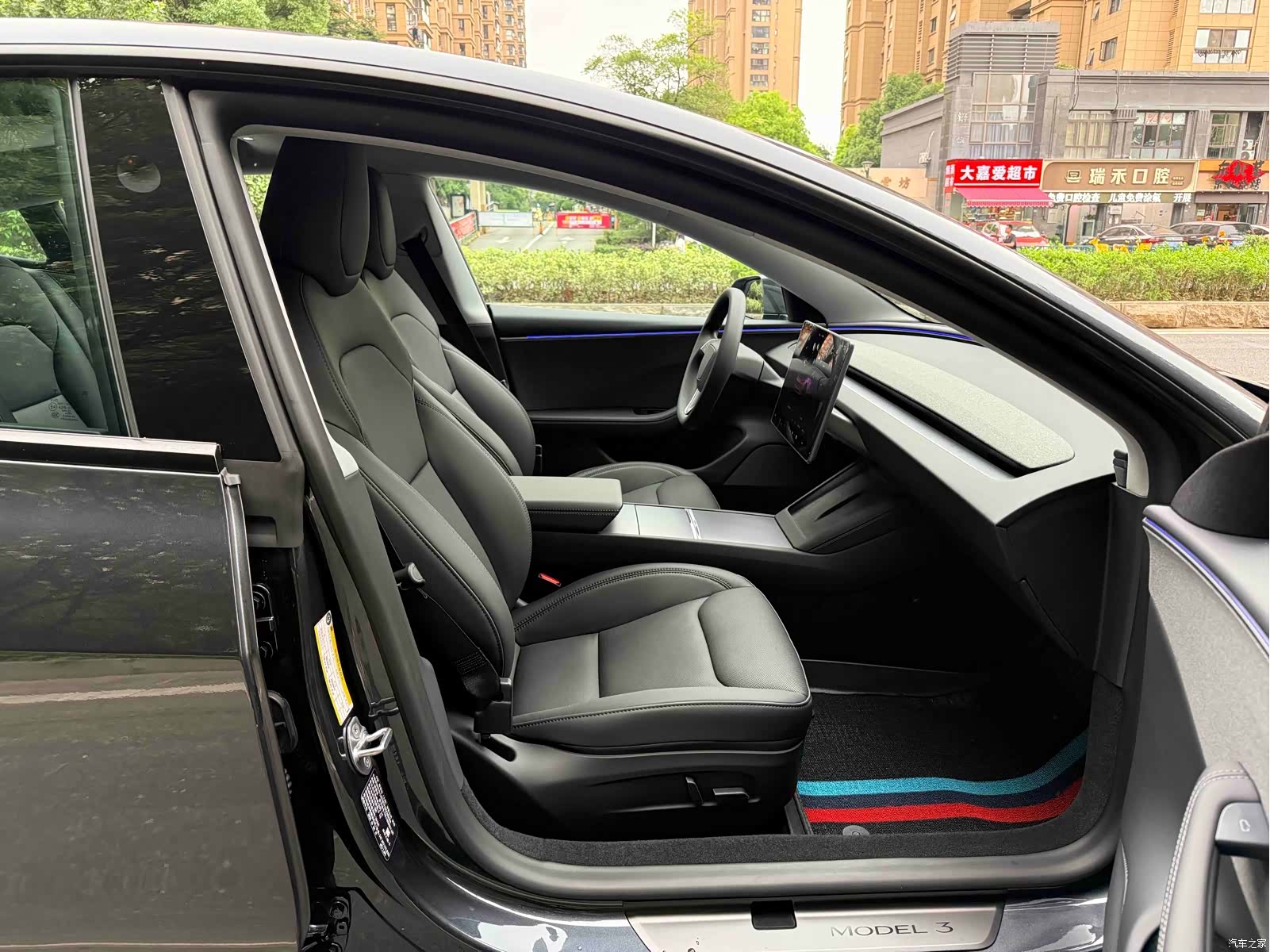 Tesla Model 3, 2025 11