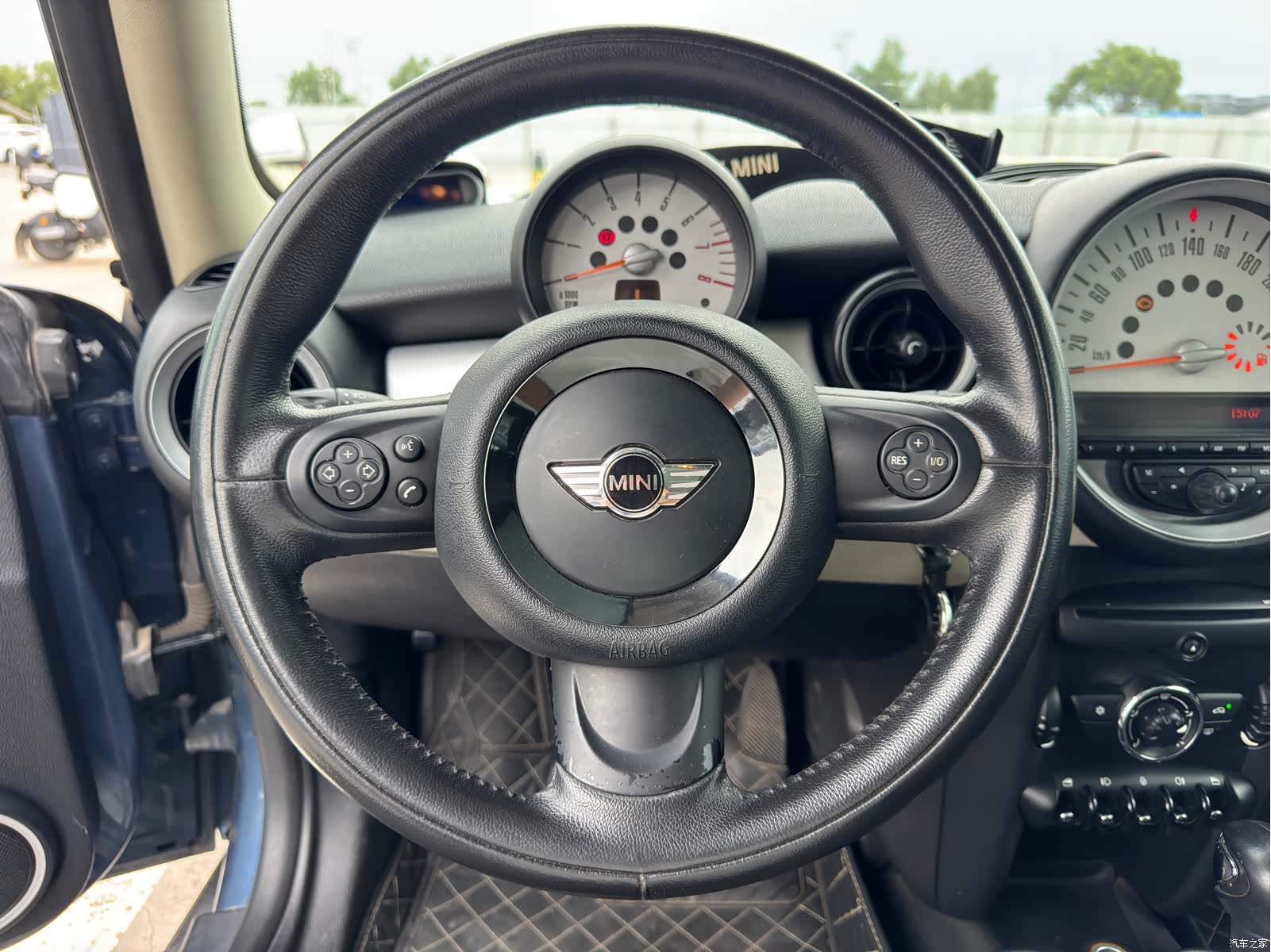 Mini Cooper, 2011 6