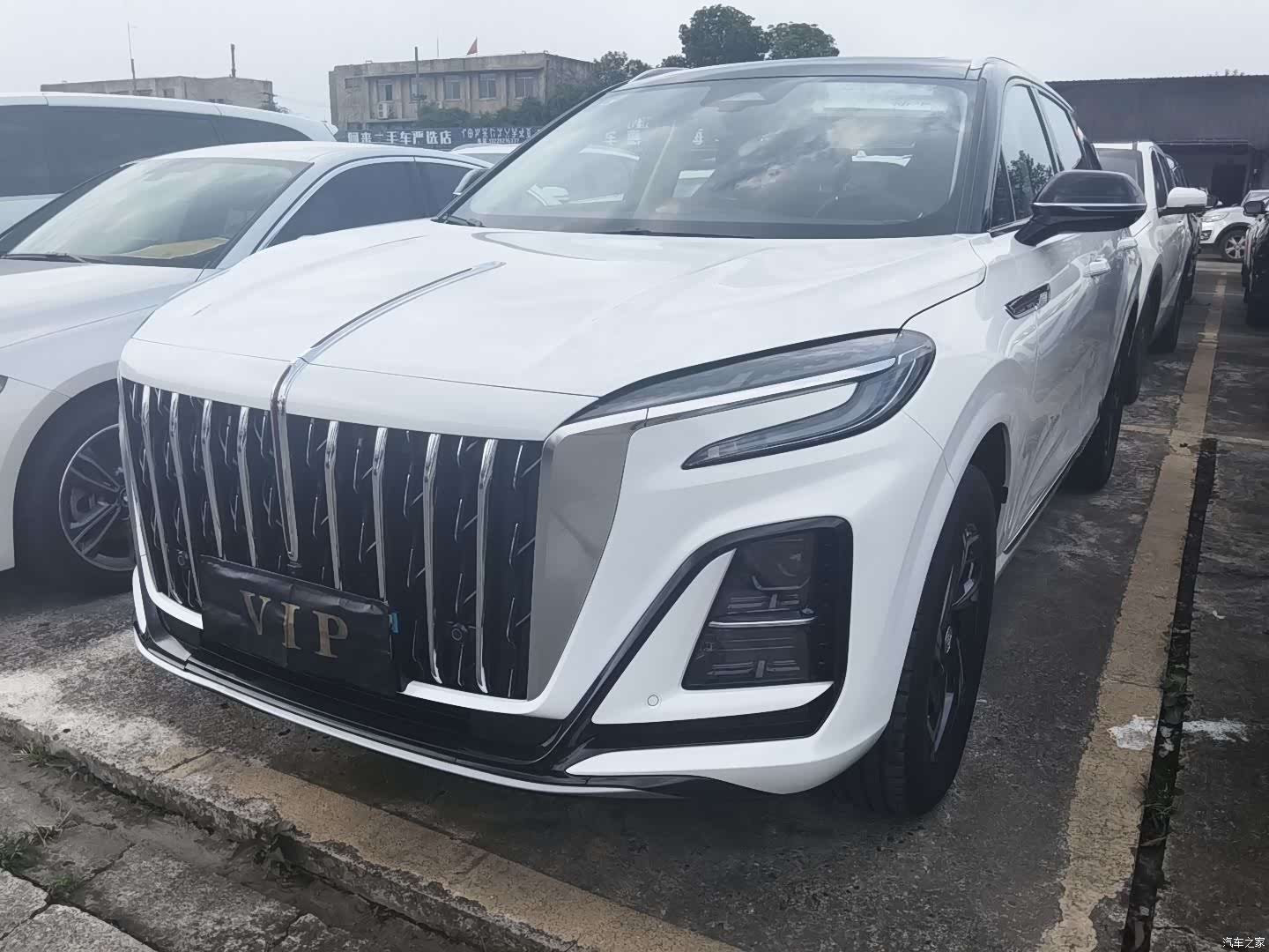 Hongqi HS3