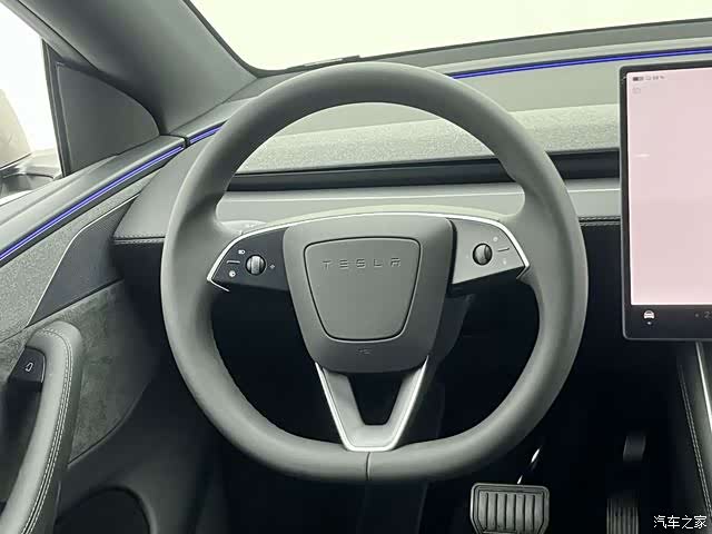 Tesla Model Y, 2025 13
