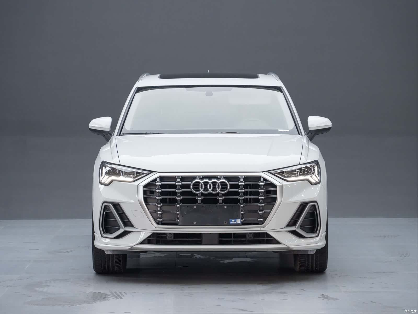 Audi Q3, 2022 4