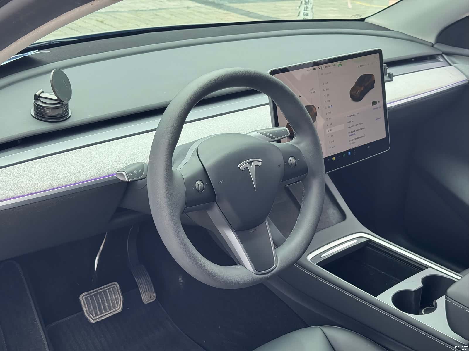 Tesla Model Y, 2024 6
