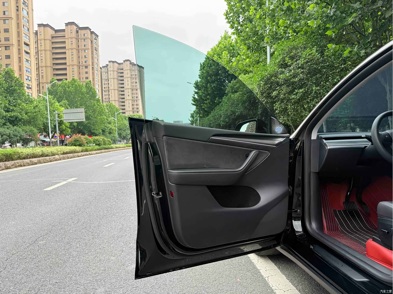 Tesla Model Y, 2024 6