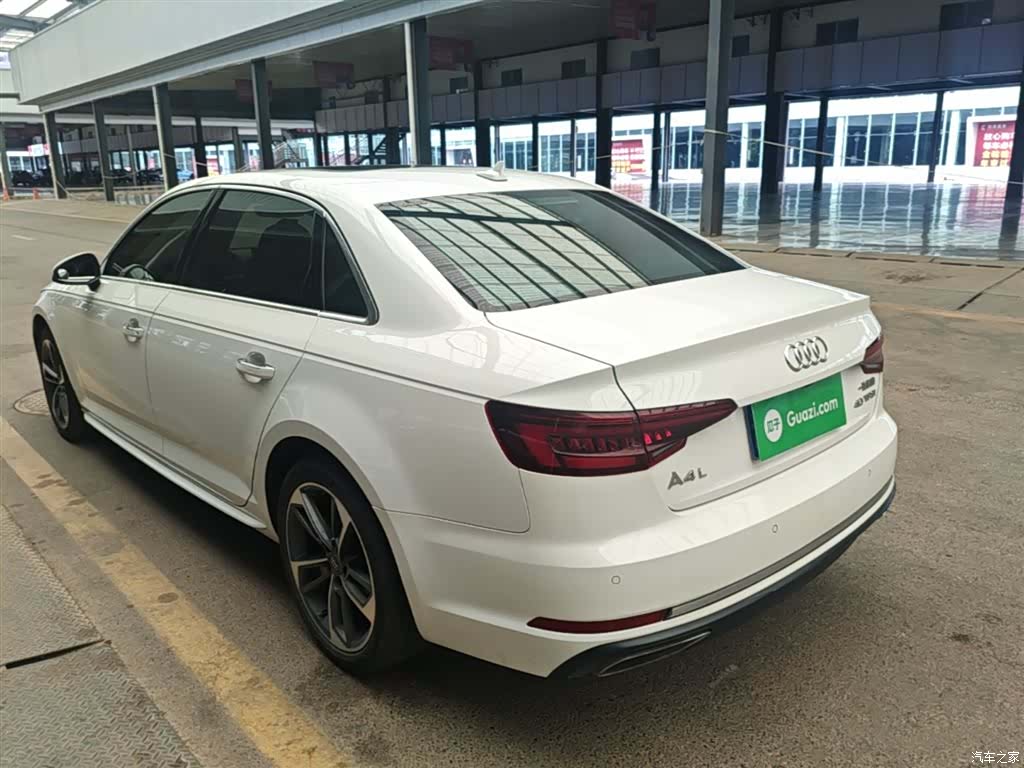 Audi A4L, 2019 все фото