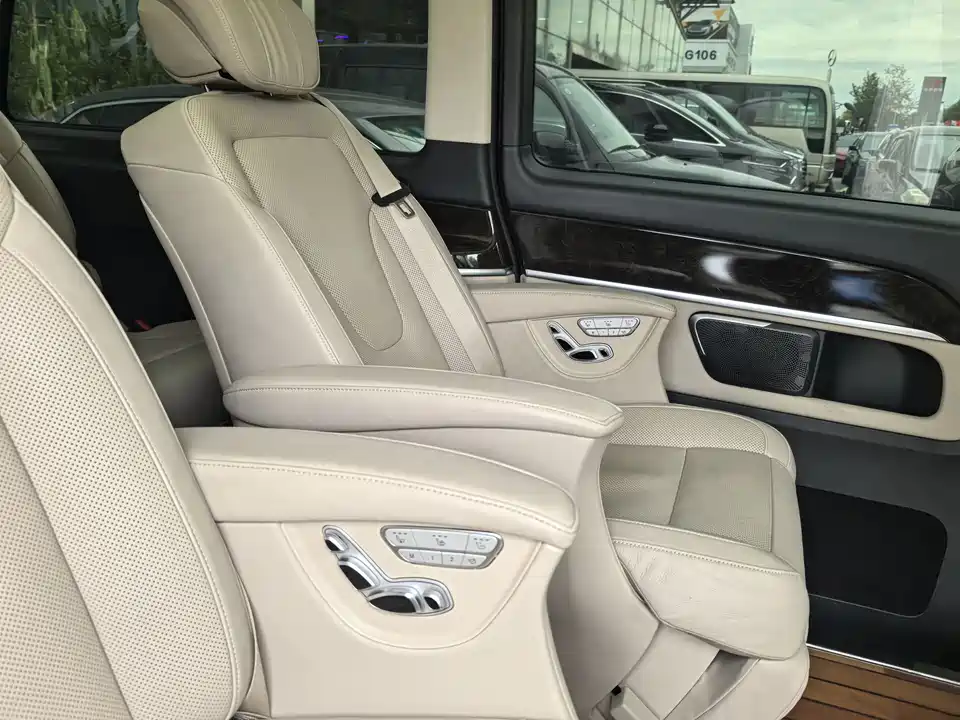 Mercedes-Benz V-class