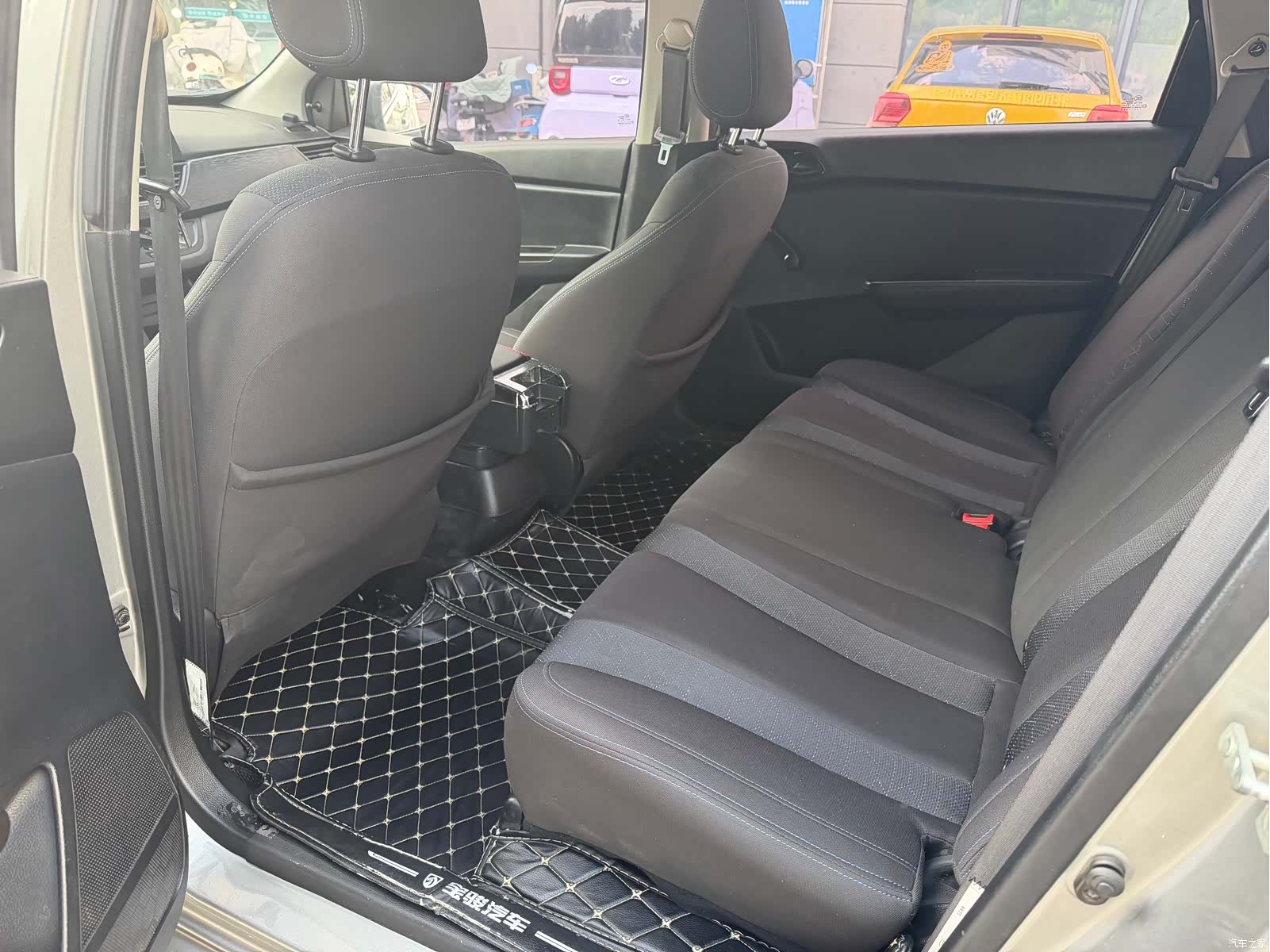 Wuling 310W, 2018 все фото