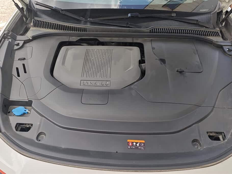 Lynk & Co 06