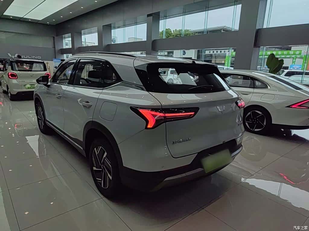Wuling Starlight, 2025 все фото