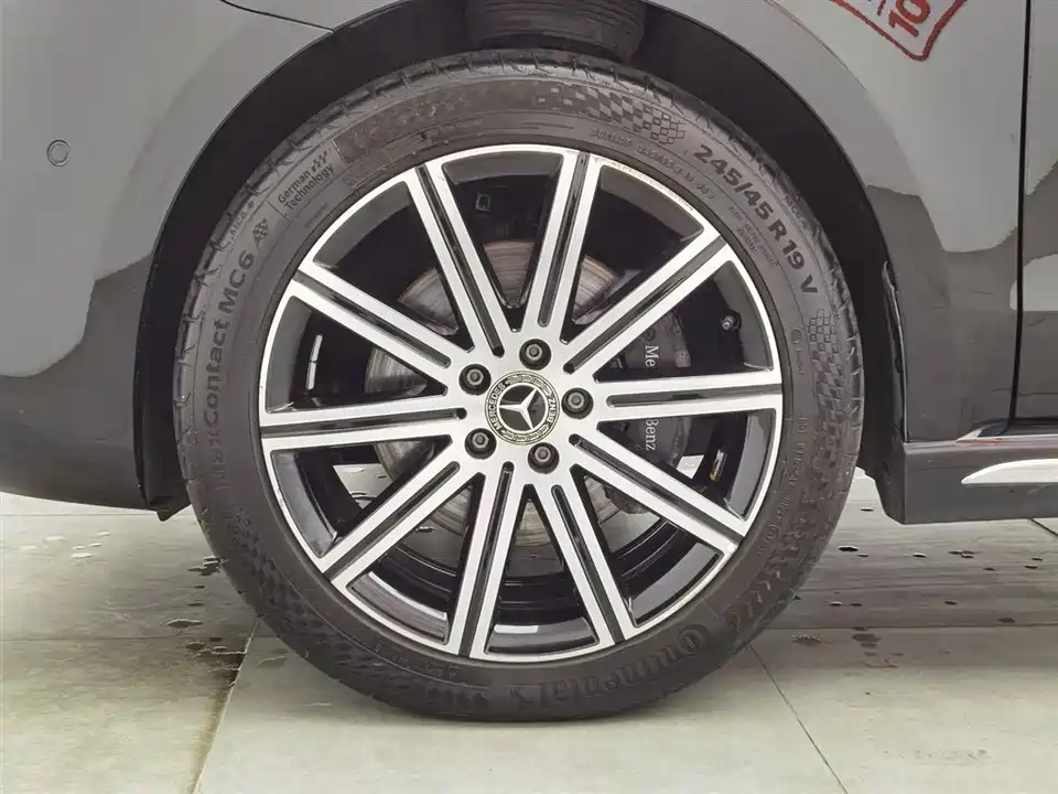 Mercedes-Benz V-class