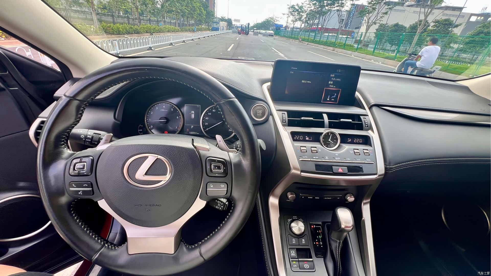 Lexus NX, 2019 18