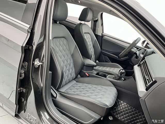 Volkswagen Sagitar, 2025 26