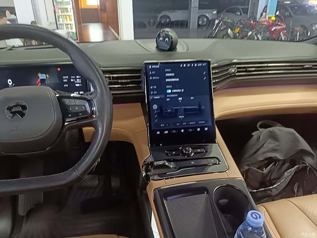 NIO ES8, 2021 13