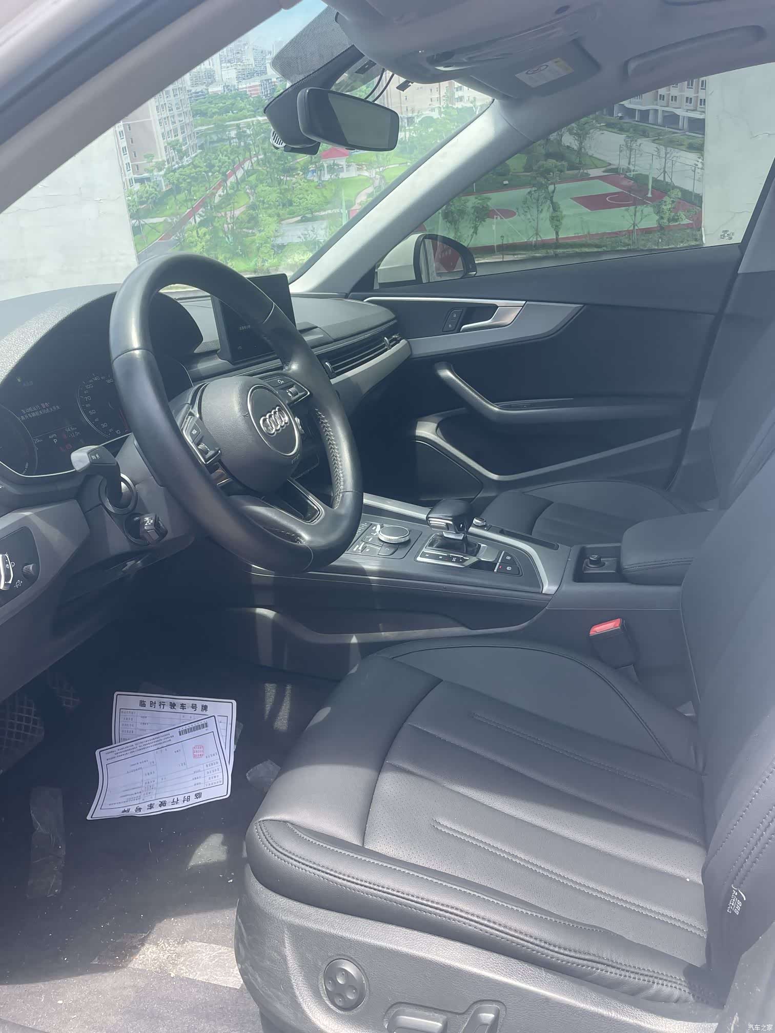 Audi A4L, 2018 все фото