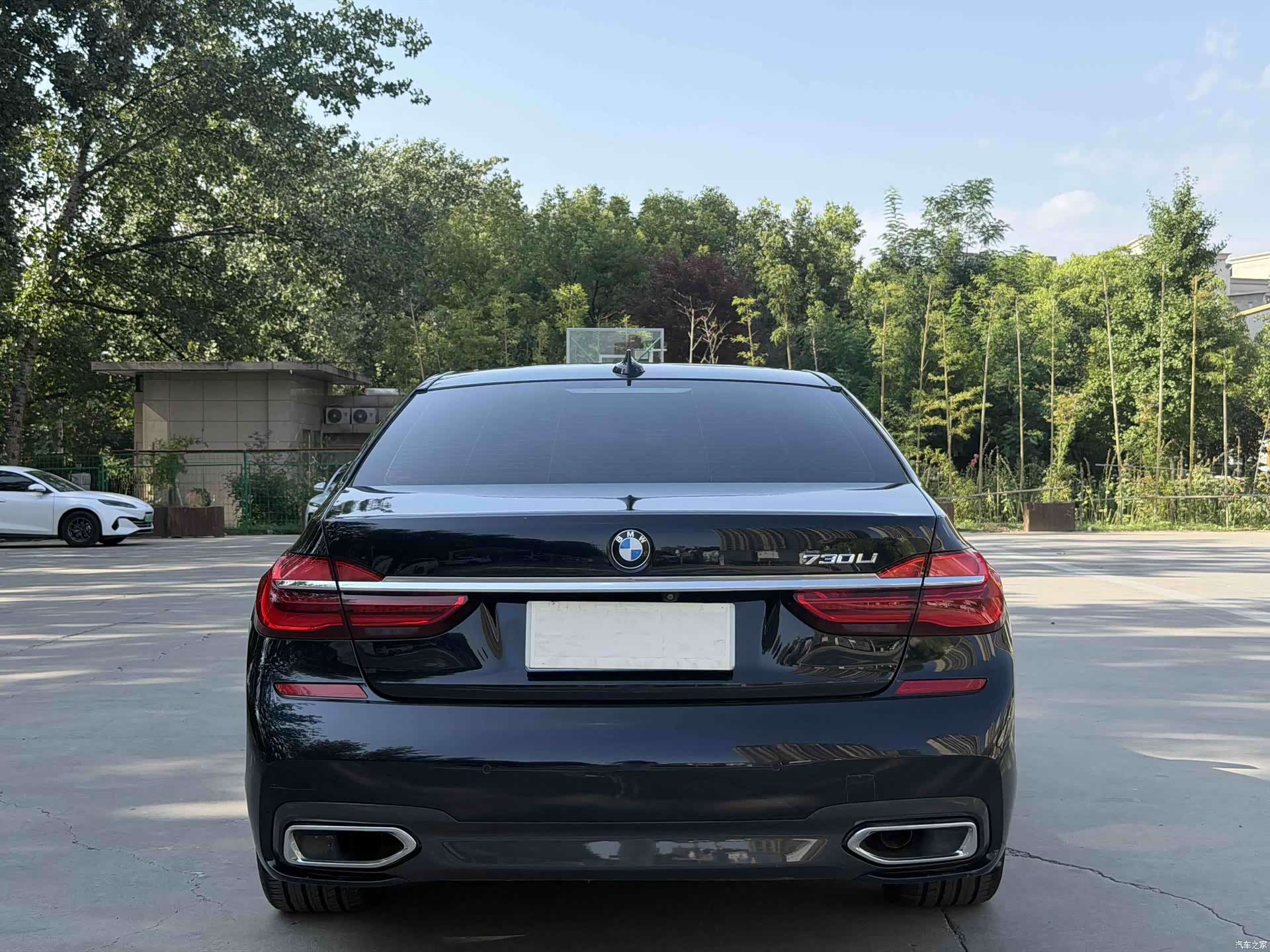BMW 7 Series, 2018 все фото