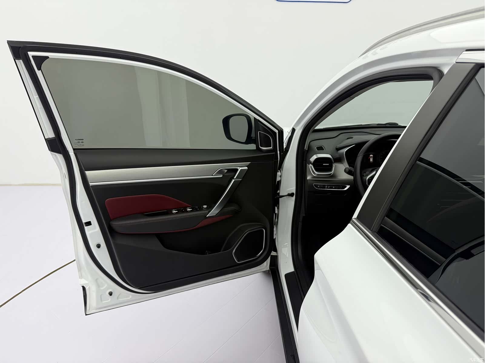Geely Coolray, 2021 23